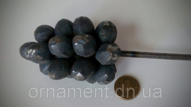 50.168 Виноградная гроздь 82х67